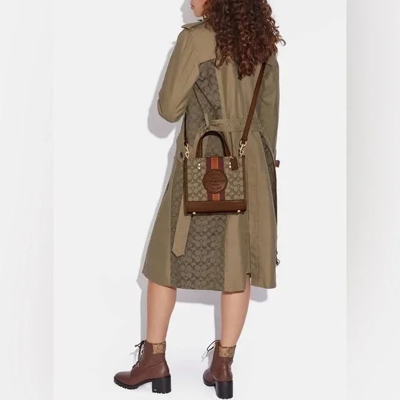 Coach Dempsey Tote 22 In Signature Jacquard With Stripe And Patch - Picture 15 of 16